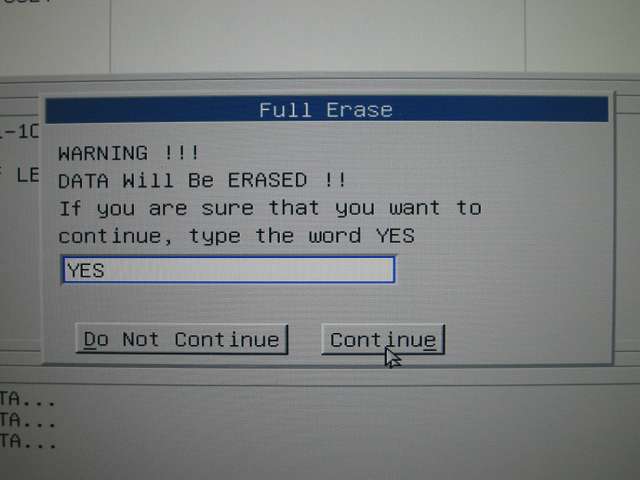 USB メモリから起動した Seagate SeaTools For DOS v2.23 - Advanded Features - Full Erase、WARNING 画面で YES と入力して「Continue」ボタンをクリックすると Full Erase スタート