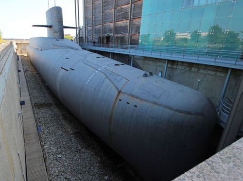 原子力潜水艦の内部の画像（1枚目）