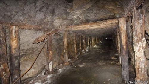 小さな小屋の床下に巨大な洞窟の画像（16枚目）