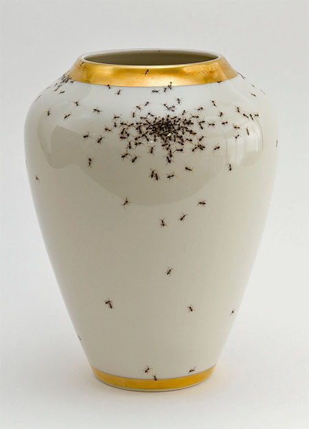 【画像】蟻が這い回っている柄の食器が悪趣味すぎるｗｗｗの画像（11枚目）