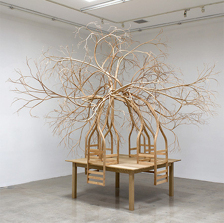 木の枝や根っこのような椅子01