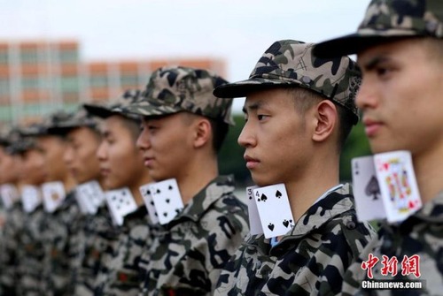 中国の兵士の訓練の内容がかなり無意味に思える・・・の画像（1枚目）