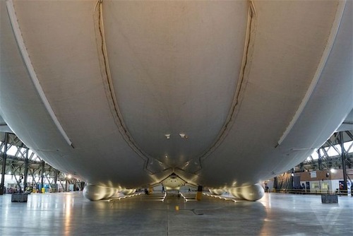 世界最大の飛行船「Airlander10」の画像（17枚目）