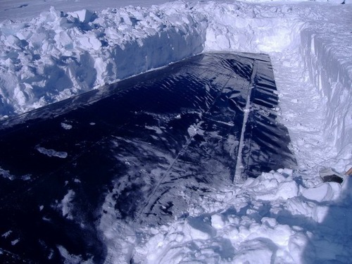 【画像】南極で墜落した飛行機をその場で修理して飛んでいくまでの様子！！の画像（5枚目）
