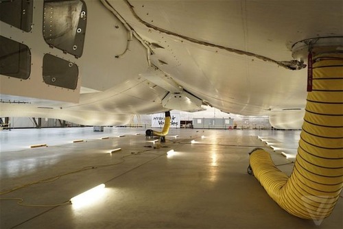 世界最大の飛行船「Airlander10」の画像（8枚目）