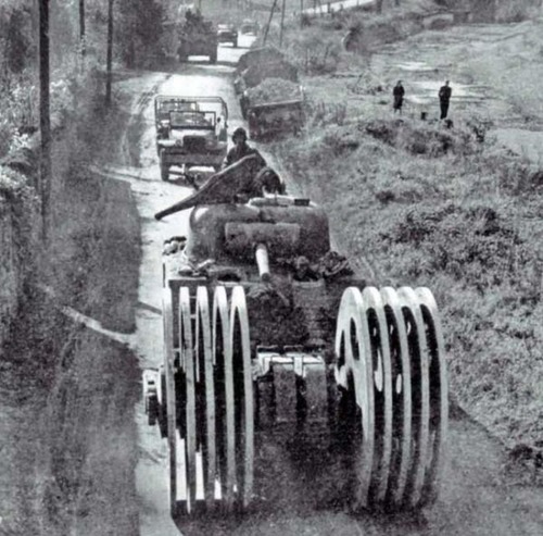 撤去は大変…昔の地雷処理戦車の画像の数々！！の画像（10枚目）