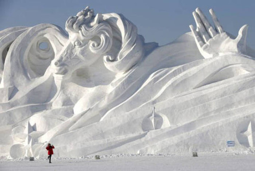 【画像】海外の雪祭りとか色々な雪像がやっぱ海外って感じで面白いｗｗｗの画像（18枚目）