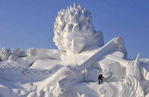 【画像】海外の雪祭りとか色々な雪像がやっぱ海外って感じで面白いｗｗｗの画像（14枚目）