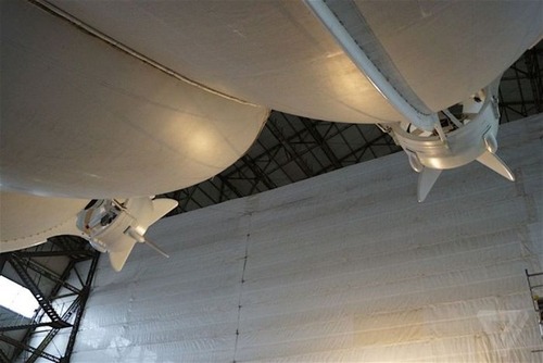 世界最大の飛行船「Airlander10」の画像（2枚目）