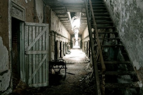 【画像】ペンシルバニアの州立刑務所が不気味で美しい…の画像（10枚目）