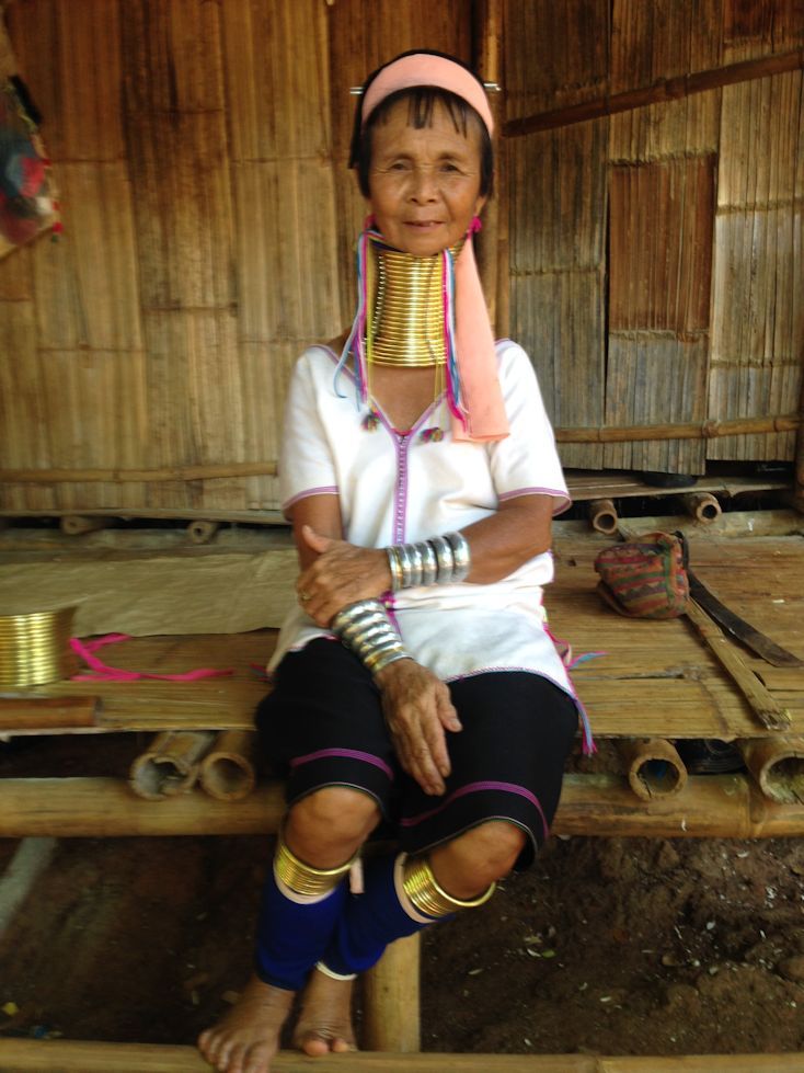 タイのチェンライからメーサーロンへ首長族に会えた はるばんびーののブログ