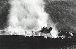250px-Japanese_aircraft_carrier_Hiryu_burning_on_5_June_1942_(NH_73064).jpg