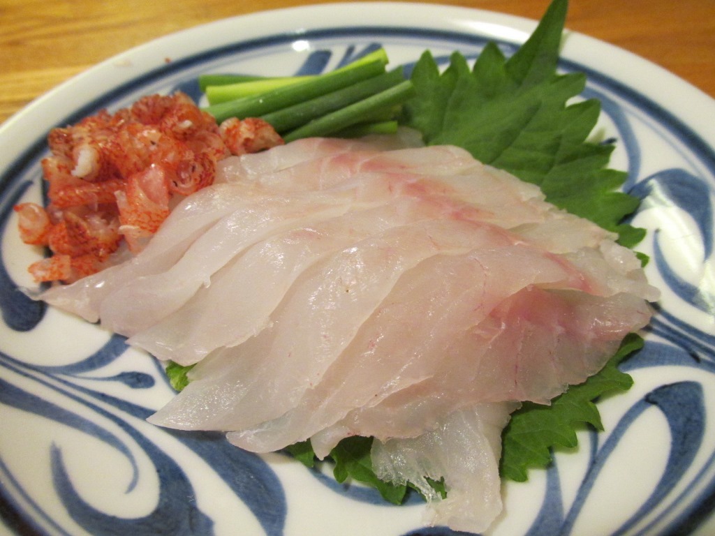 旨魚料理 アカハタの刺身 まるかつ水産 旬の旨い魚を自前調達