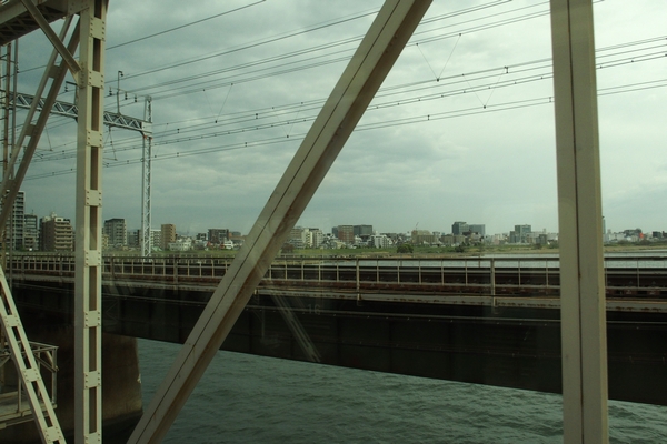 淀川渡る