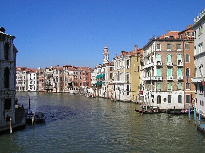 Venezia_canal_grande_up.jpg