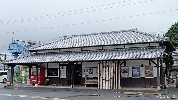 JR九州・佐世保線・三間坂駅。改修された木造駅舎
