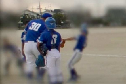 【悲報】少年野球の監督が選手(小学生)を暴行する動画が話題に！！これは可哀想(´・ω・｀)