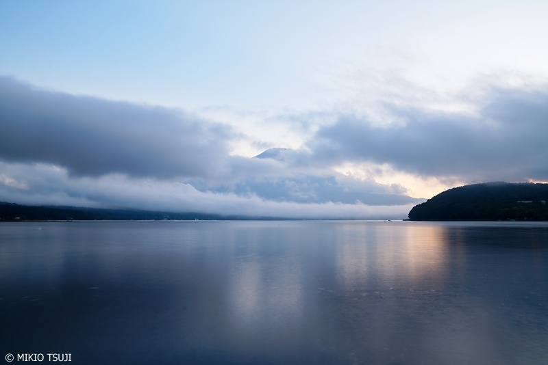 絶景探しの旅 - 0721 白い夕暮れの山中湖 （山梨県 山中湖村）